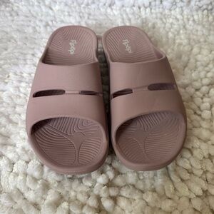 Floopi Sophie Lavender Slide Sandals